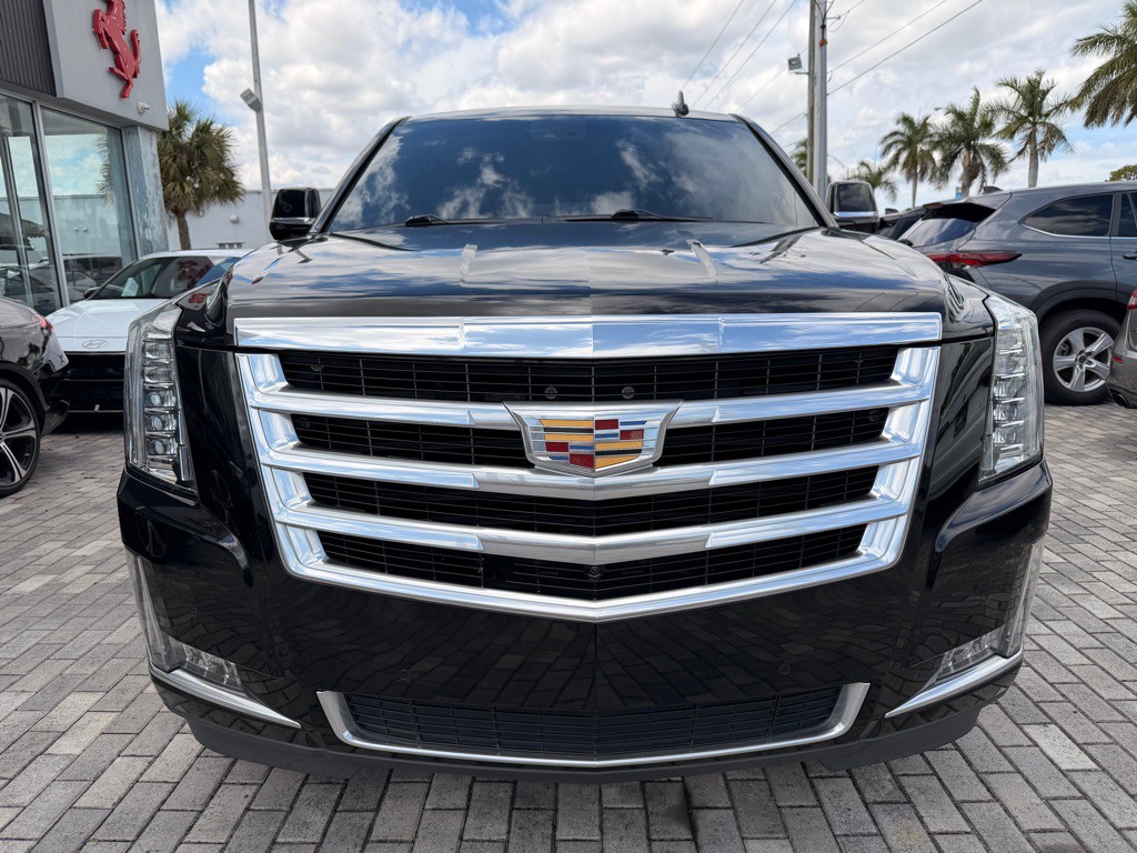 2018 Cadillac Escalade Image 2