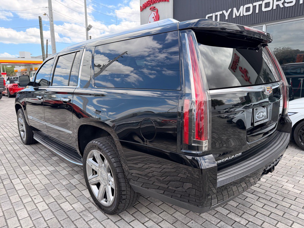 2018 Cadillac Escalade Image 5