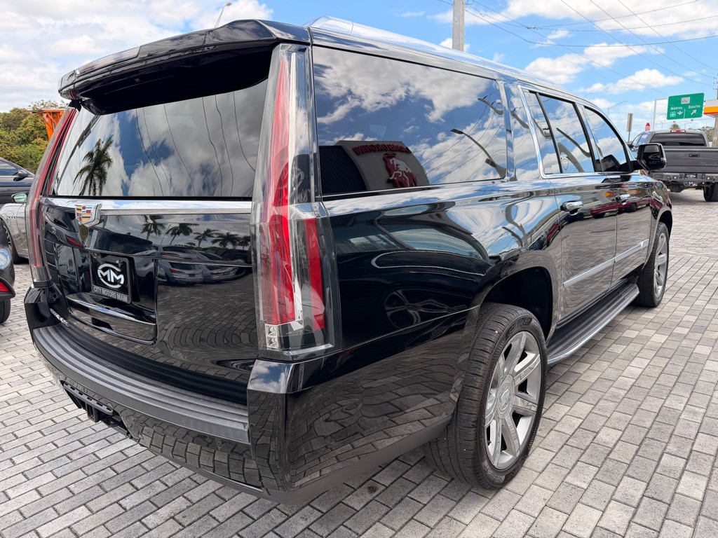 2018 Cadillac Escalade Image 9