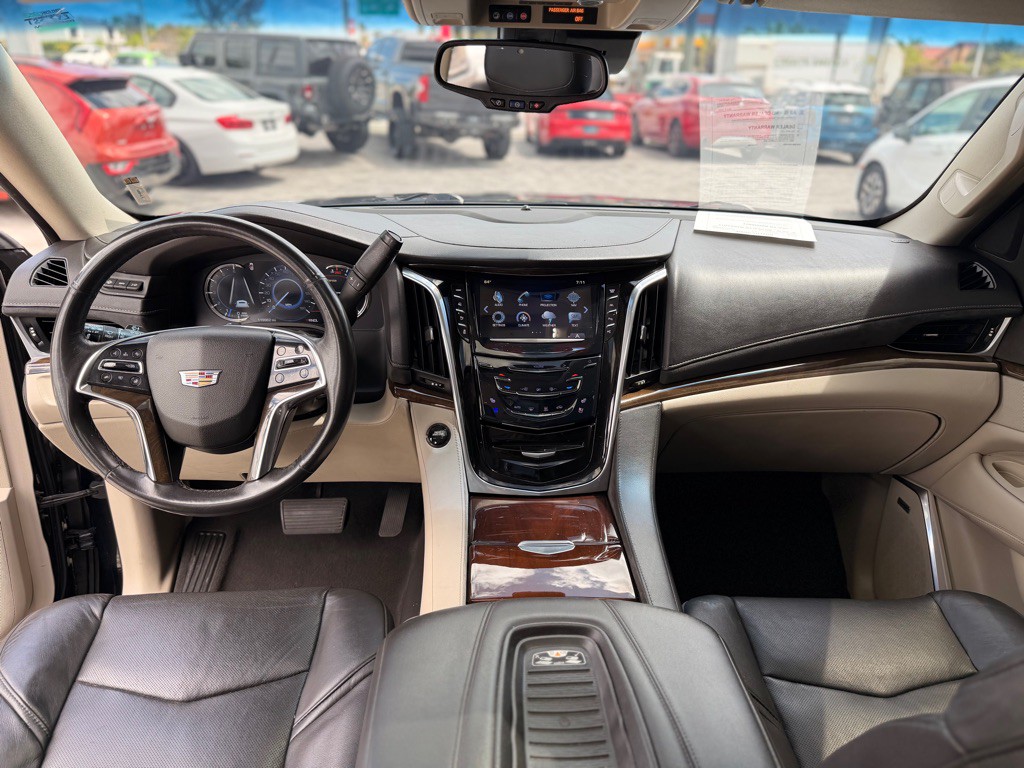 2018 Cadillac Escalade Image 12