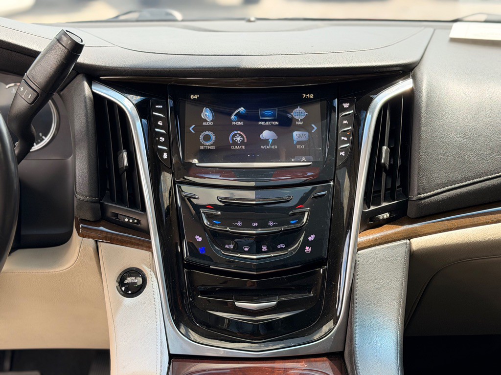 2018 Cadillac Escalade Image 15