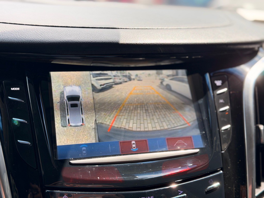 2018 Cadillac Escalade Image 16