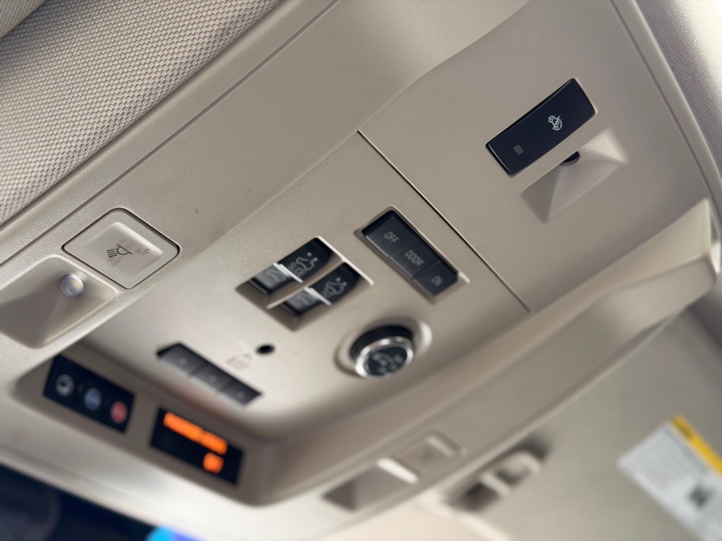 2018 Cadillac Escalade Image 17