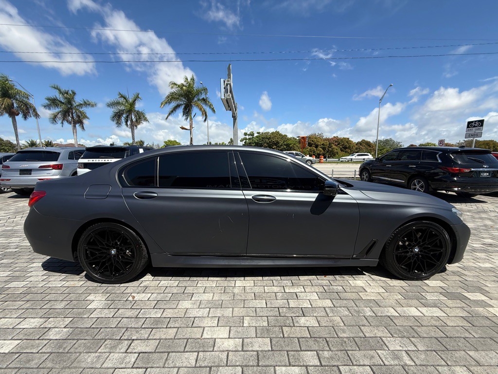 2017 BMW 7 Series Image 11