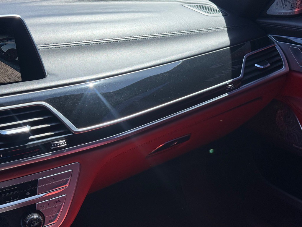 2017 BMW 7 Series Image 21