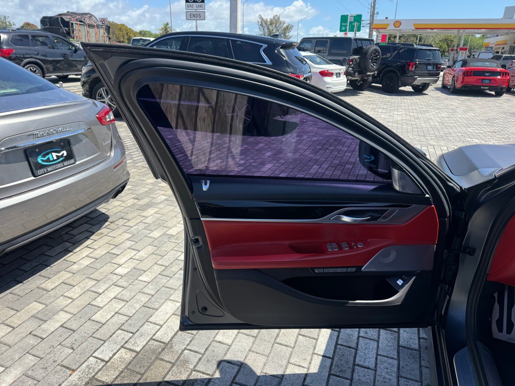 2017 BMW 7 Series Image 24