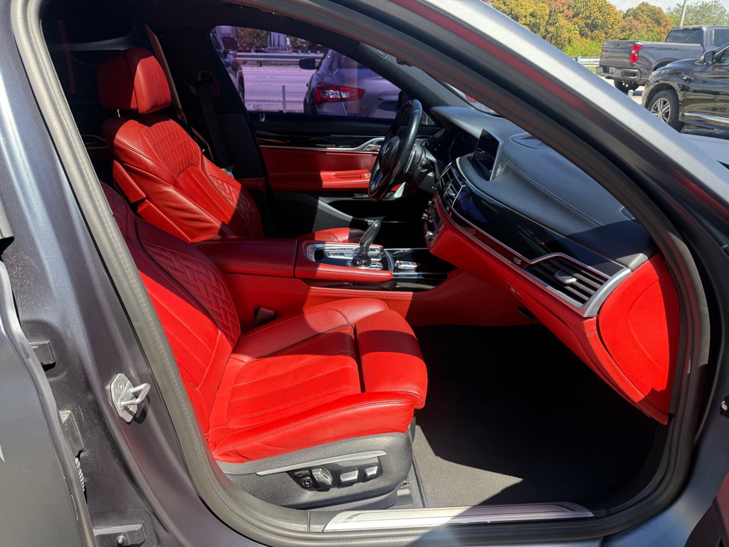 2017 BMW 7 Series Image 30