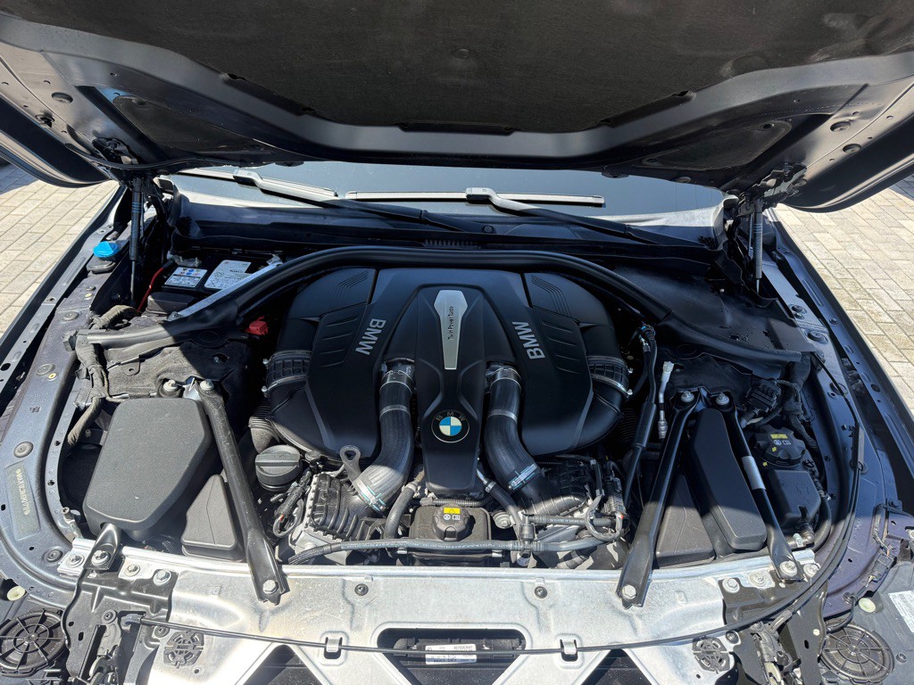 2017 BMW 7 Series Image 40
