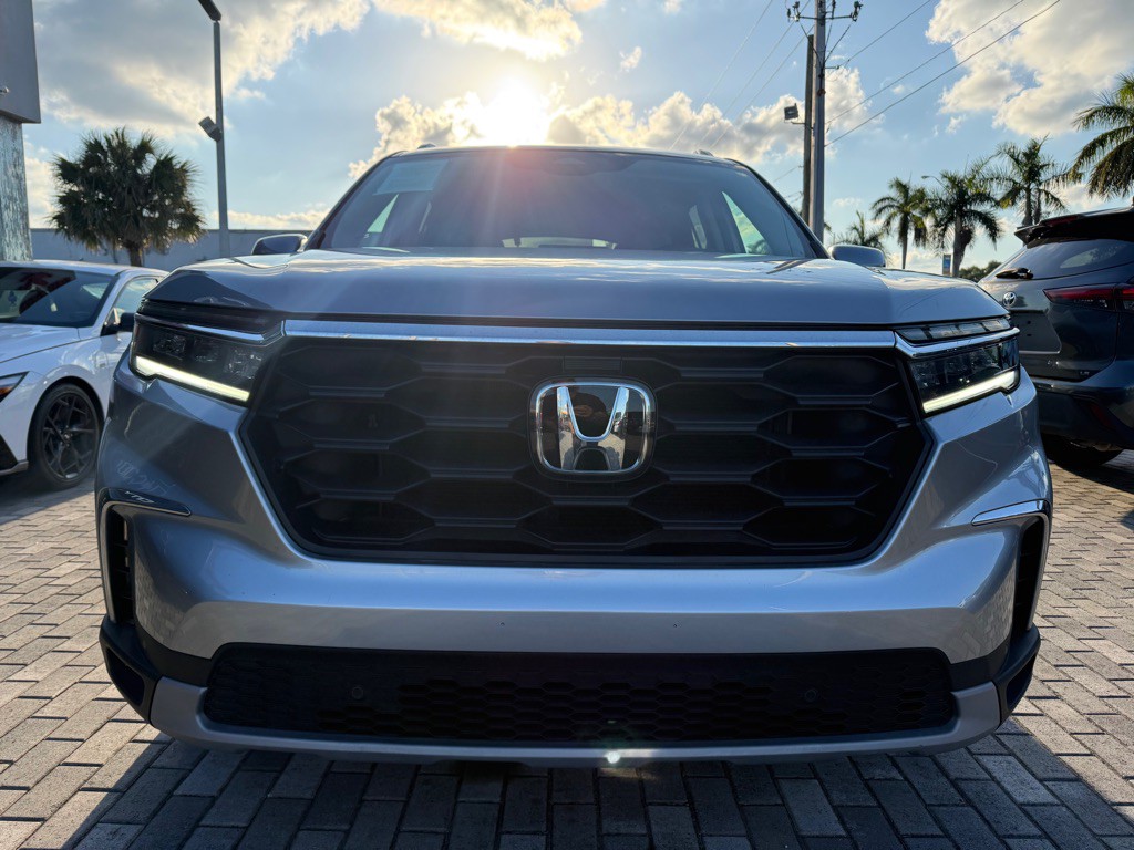 2025 Honda Pilot Image 2