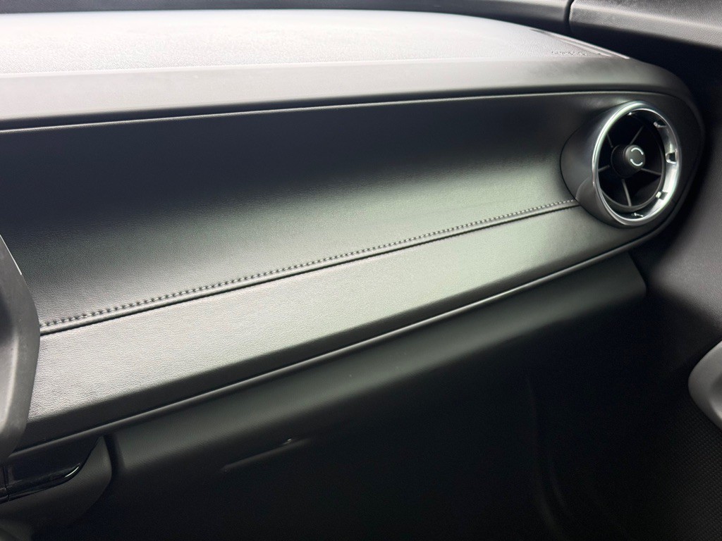 2021 Chevrolet Camaro Image 20