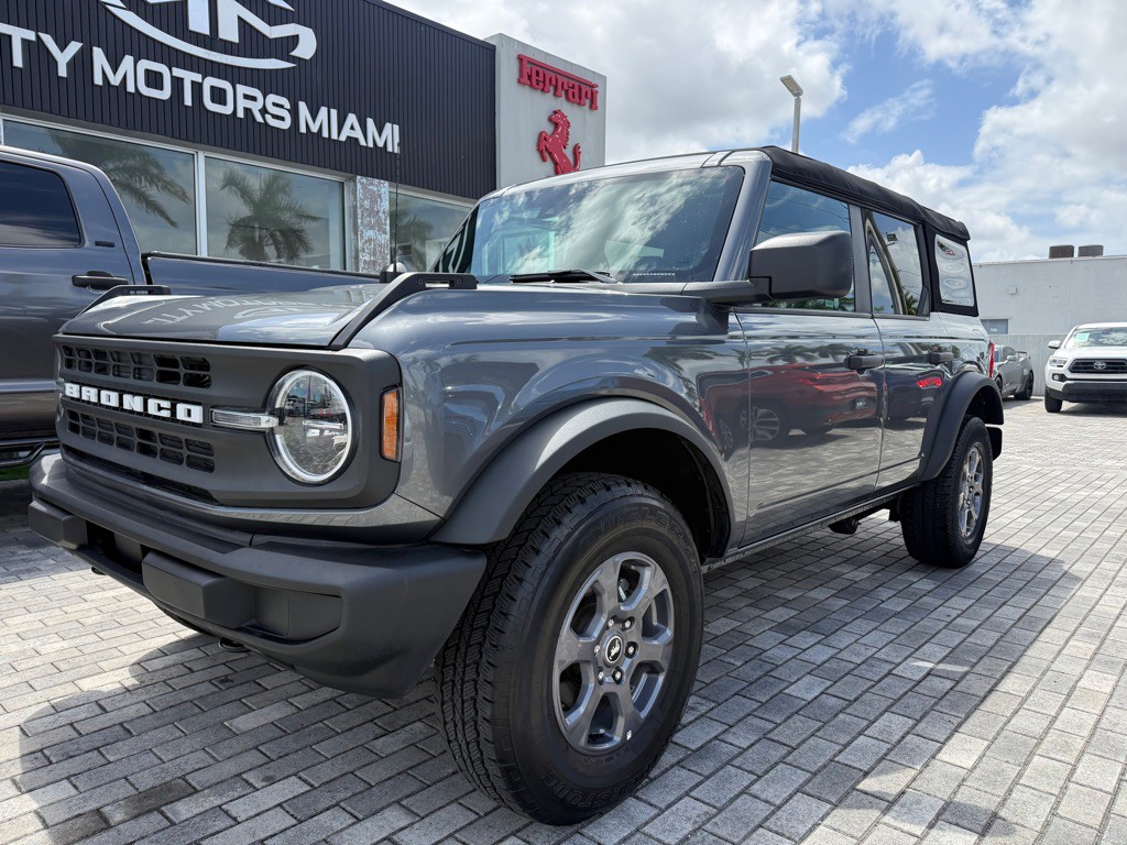 2025 Ford Bronco Image 3
