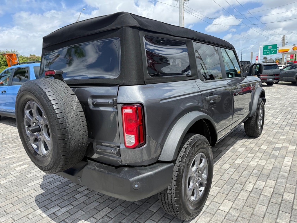 2025 Ford Bronco Image 9