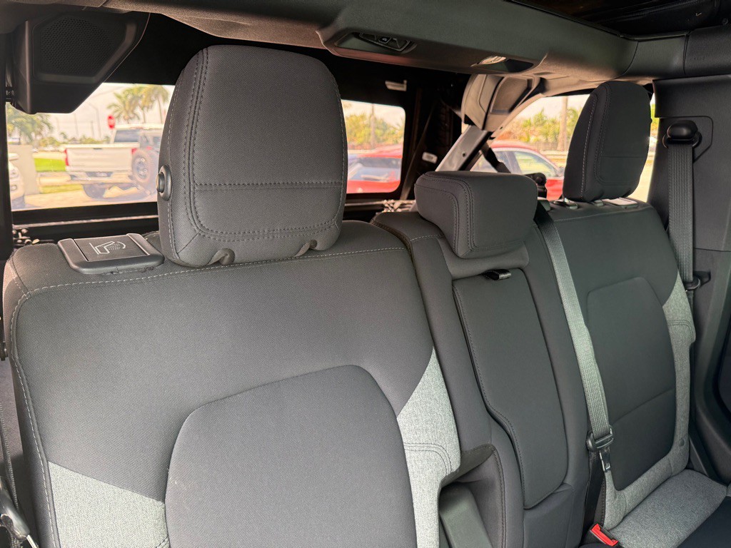 2025 Ford Bronco Image 38