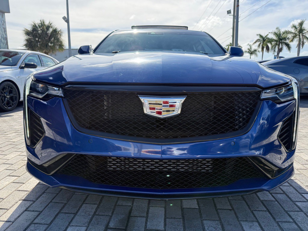 2021 Cadillac Ct4-v Image 2
