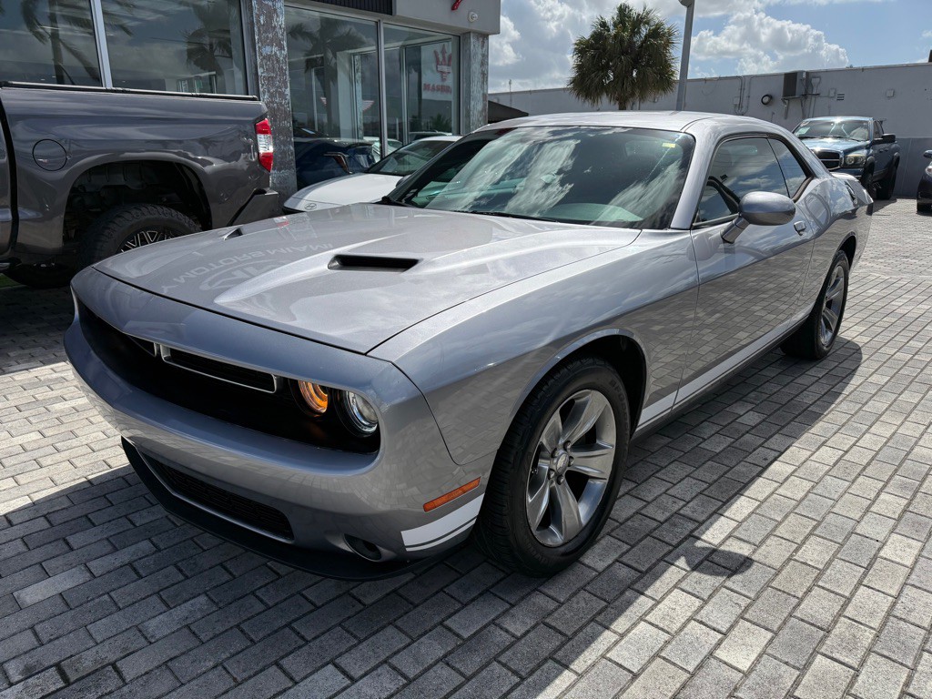 2016 Dodge Challenger Image 3