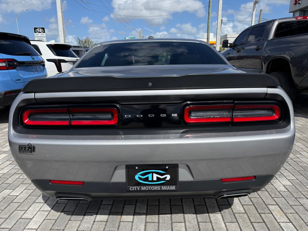 2016 Dodge Challenger Image 6