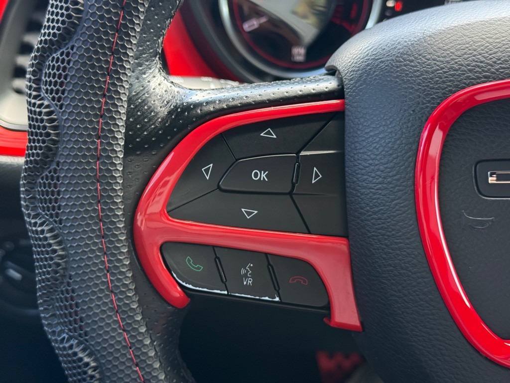 2016 Dodge Challenger Image 10