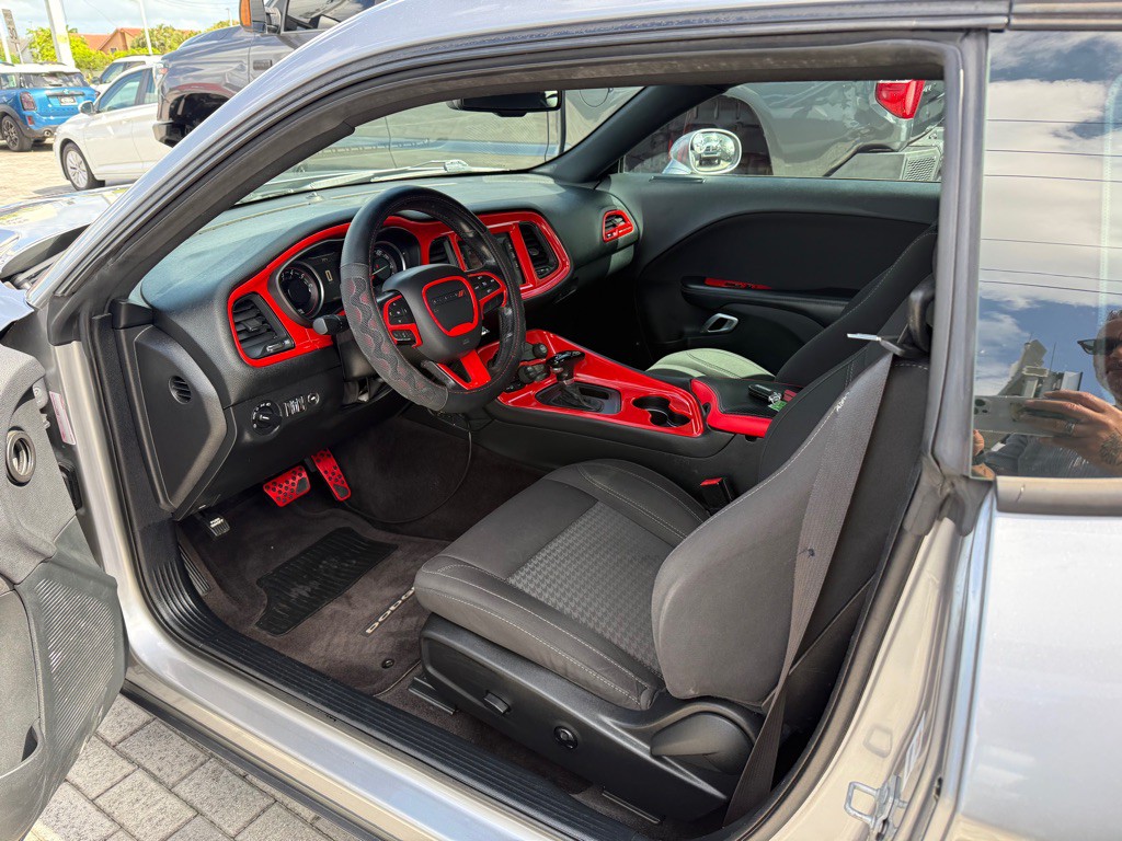 2016 Dodge Challenger Image 23
