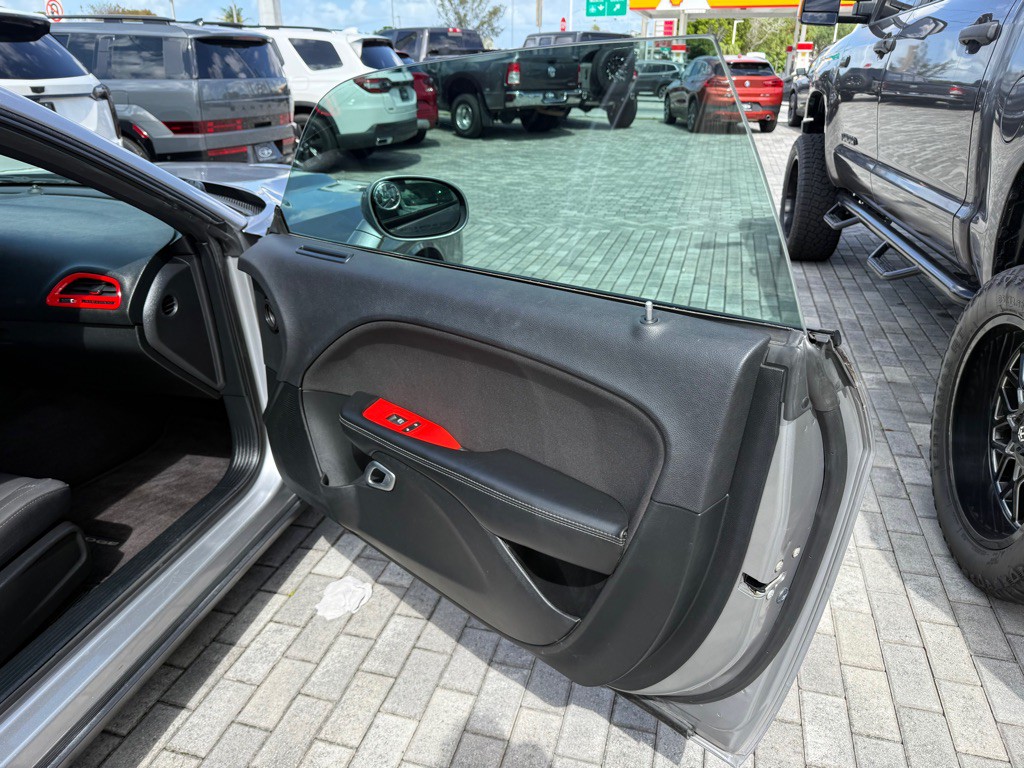2016 Dodge Challenger Image 25