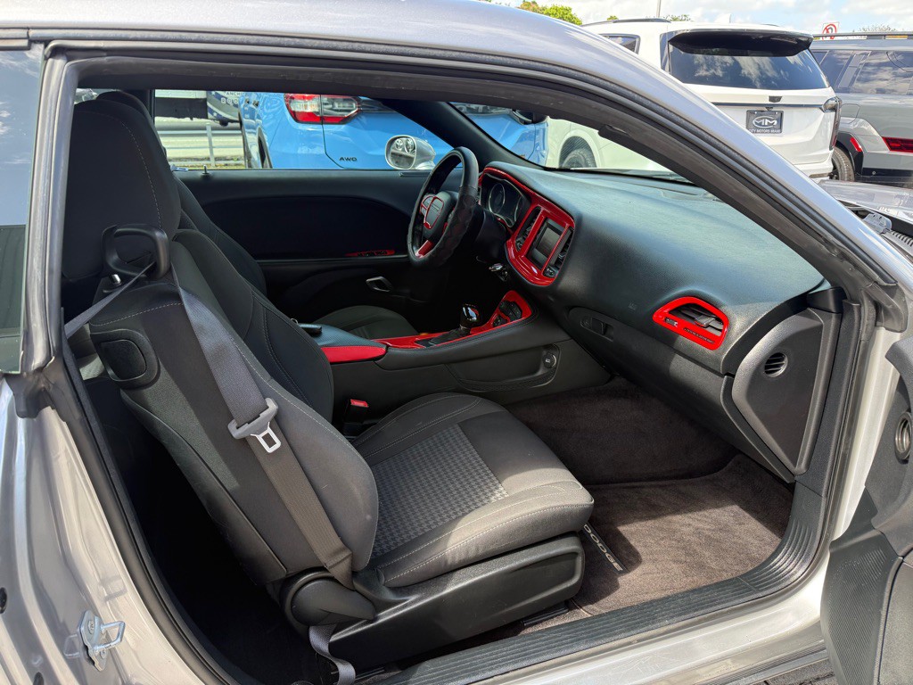 2016 Dodge Challenger Image 26