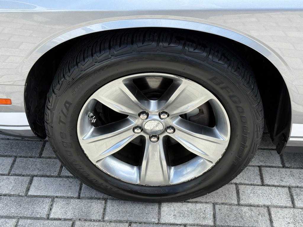2016 Dodge Challenger Image 29