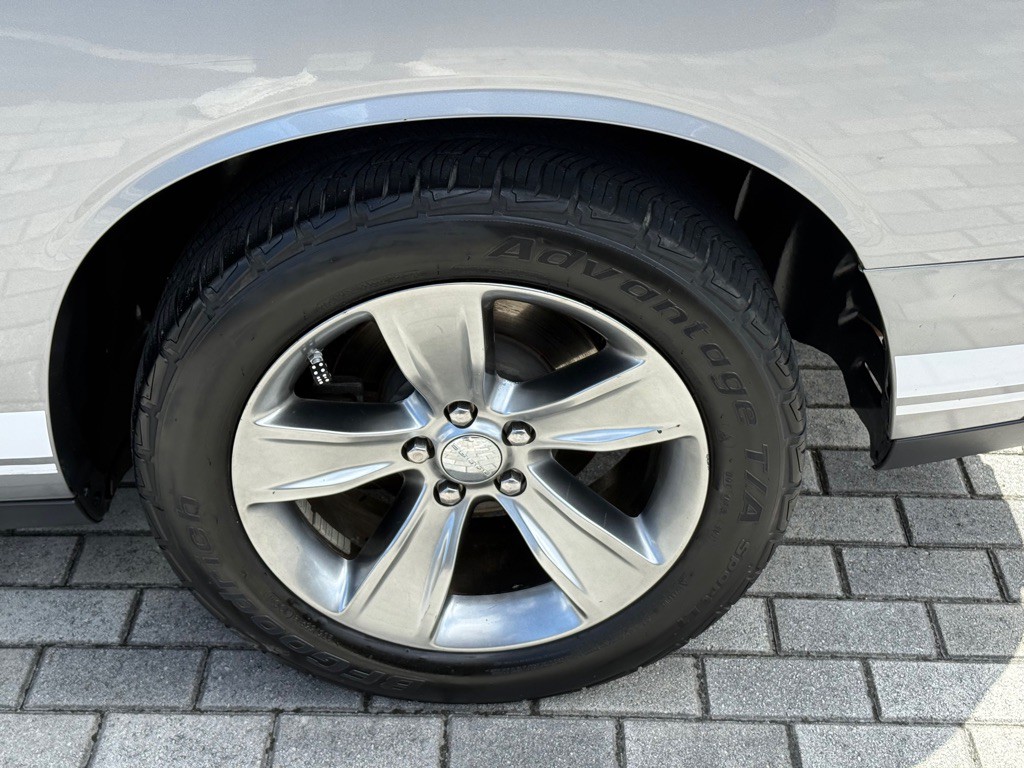 2016 Dodge Challenger Image 30