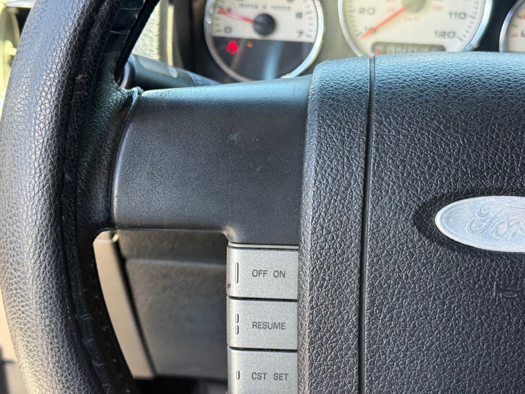 2005 Ford F-150 Image 13