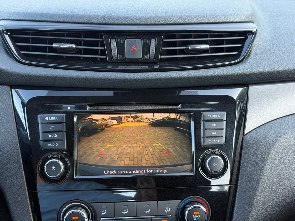 2022 Nissan Rogue Image 16