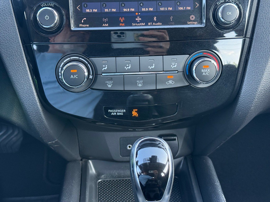 2022 Nissan Rogue Image 18