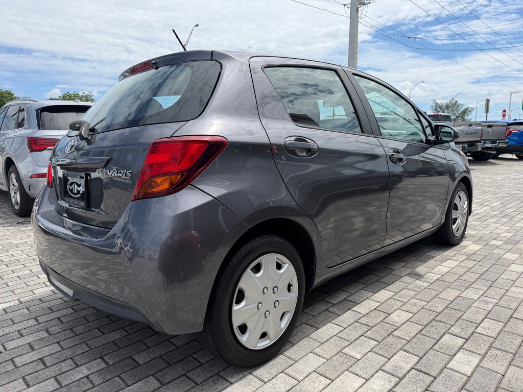 2015 Toyota Yaris Image 9