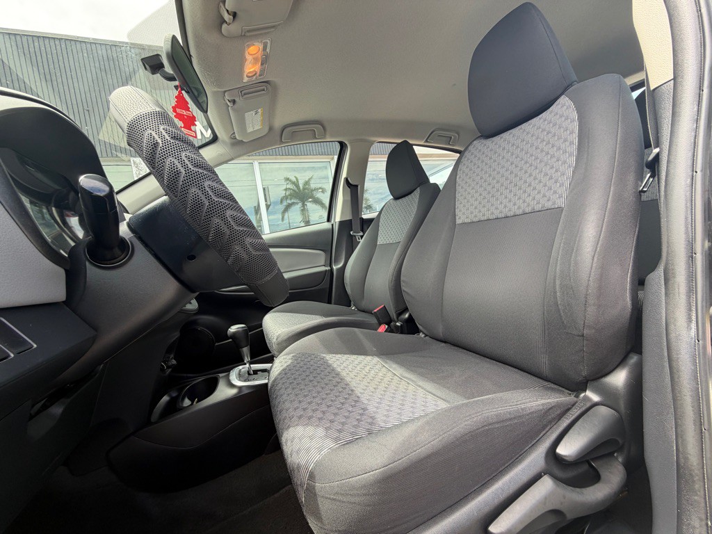 2015 Toyota Yaris Image 12
