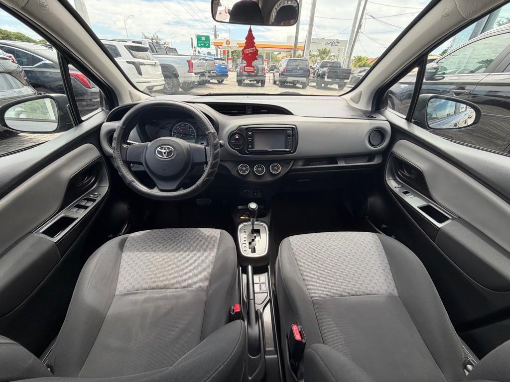 2015 Toyota Yaris Image 13
