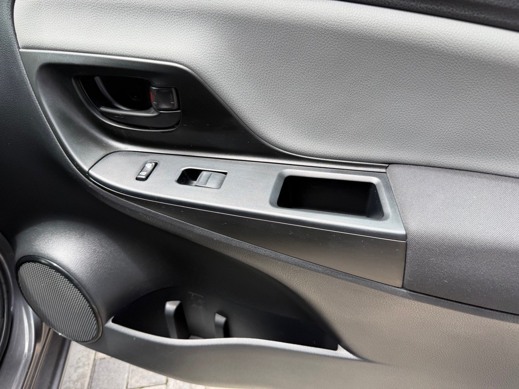 2015 Toyota Yaris Image 21