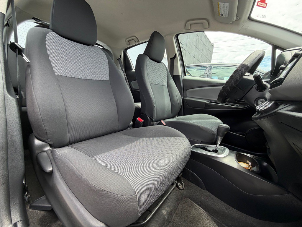 2015 Toyota Yaris Image 22