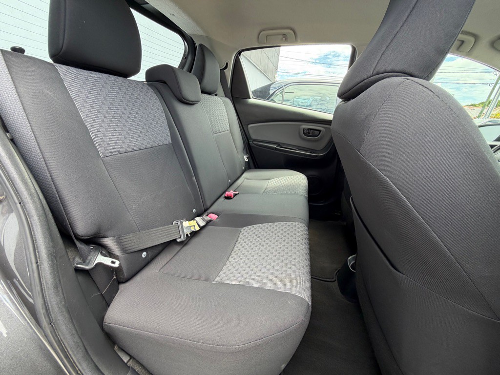 2015 Toyota Yaris Image 23