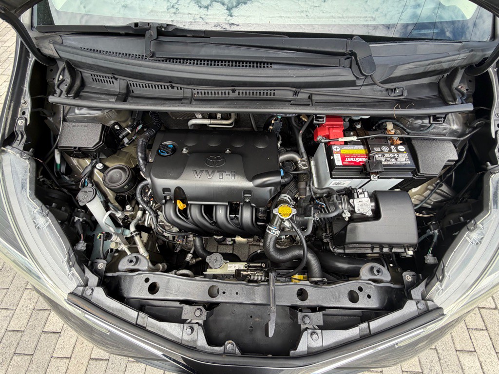 2015 Toyota Yaris Image 24