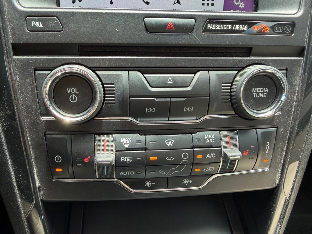 2018 Ford Explorer Image 25