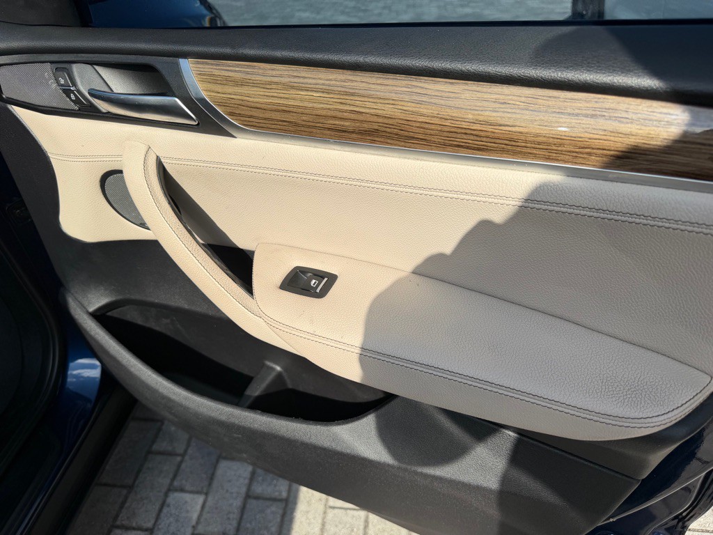 2017 BMW X3 Image 24