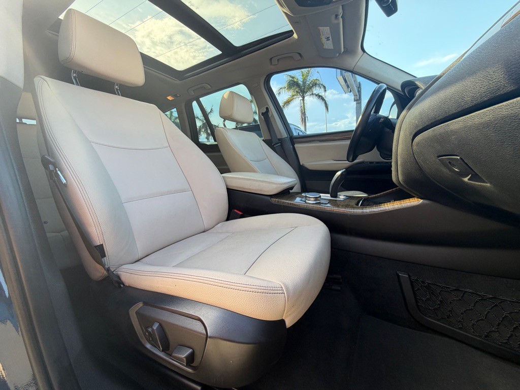 2017 BMW X3 Image 25