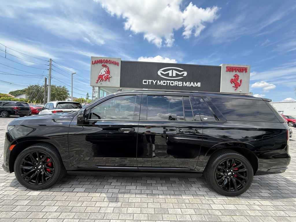 2022 Cadillac Escalade Image 4
