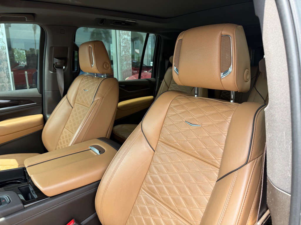 2022 Cadillac Escalade Image 16