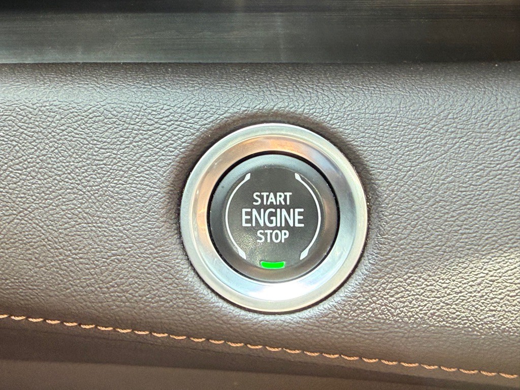 2022 Cadillac Escalade Image 24