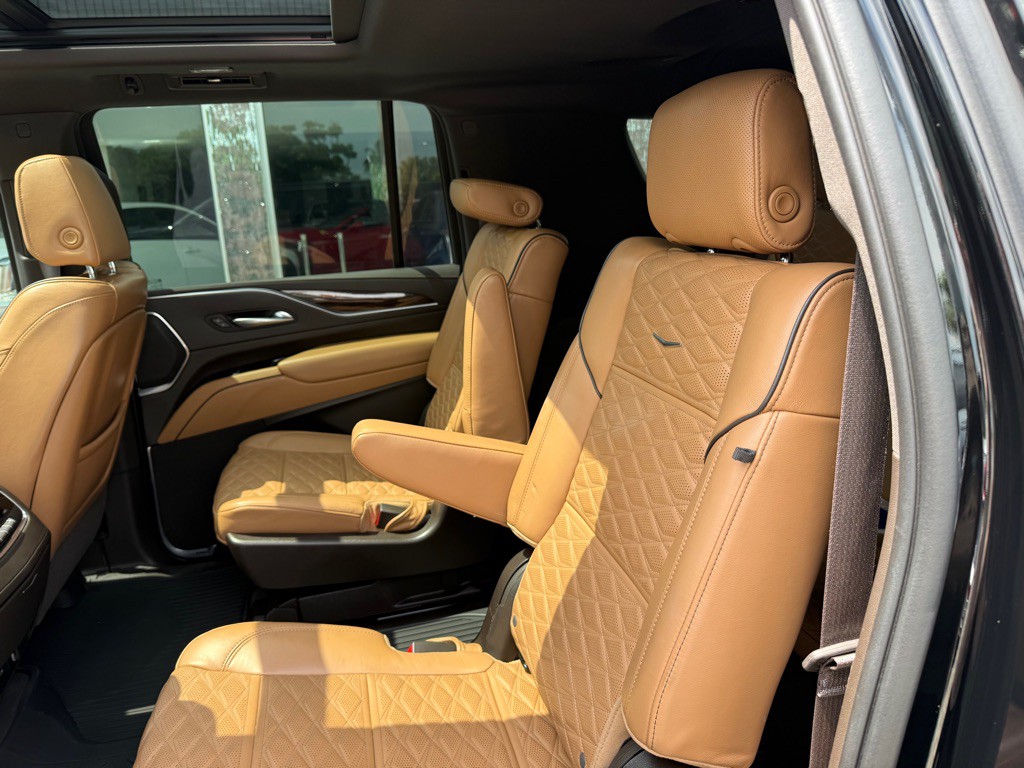 2022 Cadillac Escalade Image 38