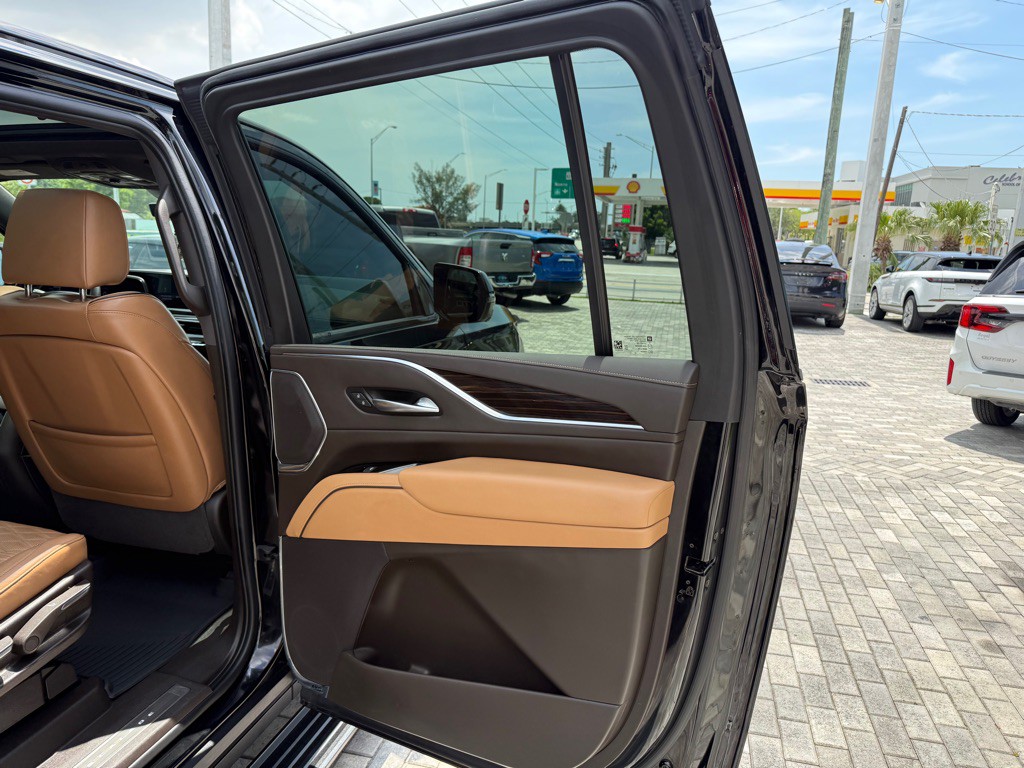 2022 Cadillac Escalade Image 41
