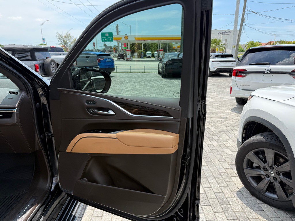 2022 Cadillac Escalade Image 44