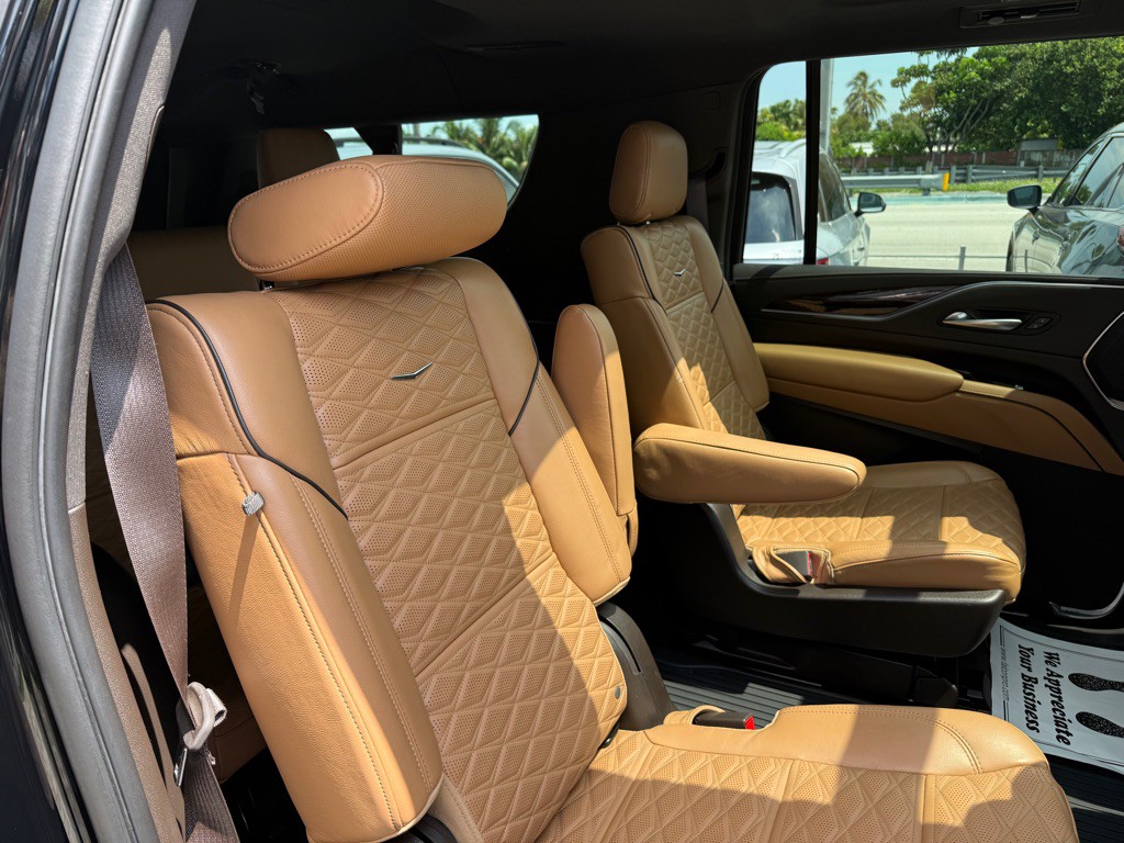 2022 Cadillac Escalade Image 47