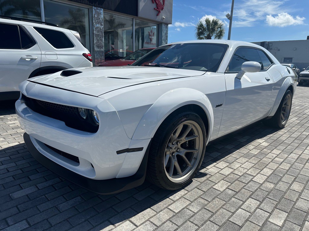 2023 Dodge Challenger Image 3