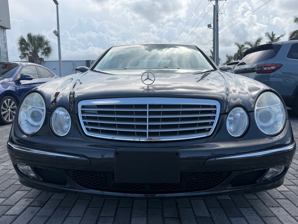 2004 Mercedes-Benz E-Class Image 2