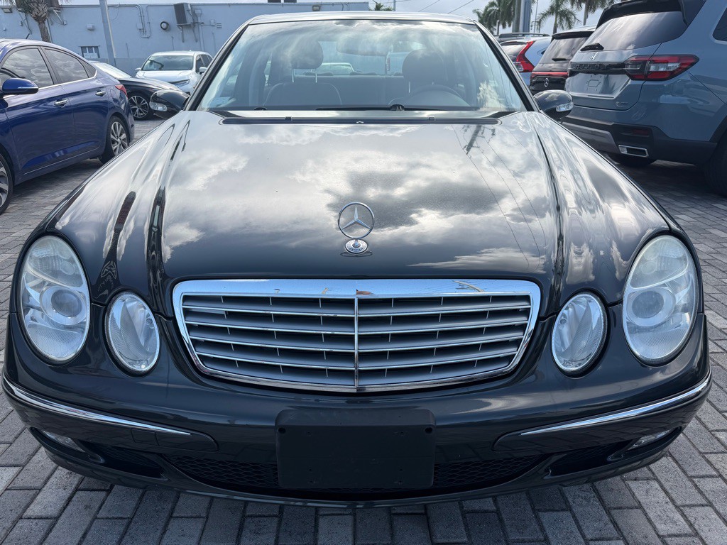 2004 Mercedes-Benz E-Class Image 3