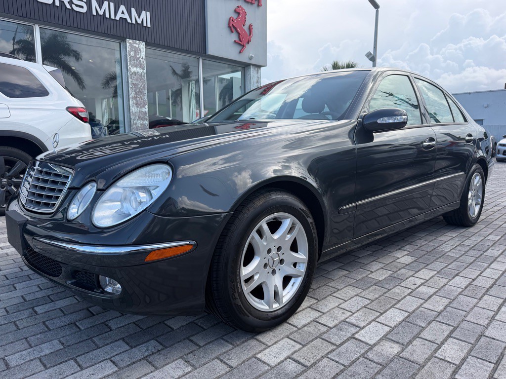 2004 Mercedes-Benz E-Class Image 4